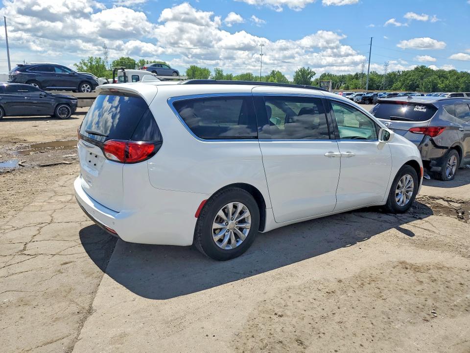 Продаж на аукціоні авто 2017 Chrysler Pacifica, vin: 2C4RC1BG0HR821633, номер лоту: 57484776