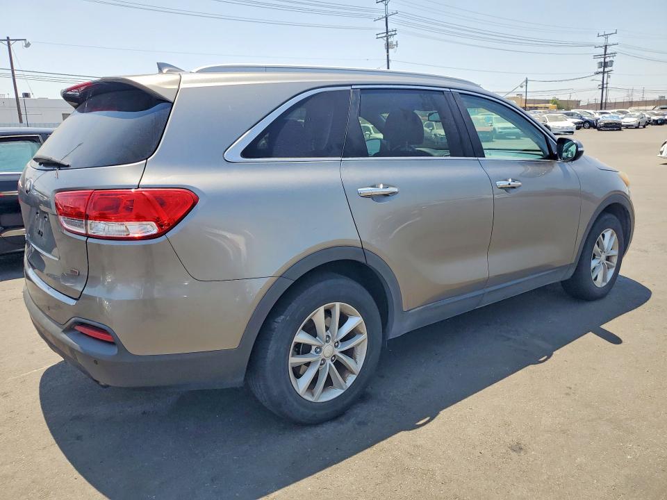 58514216 :رقم المزاد ، 5XYPG4A36HG269068 vin ، 2017 Kia Sorento مزاد بيع