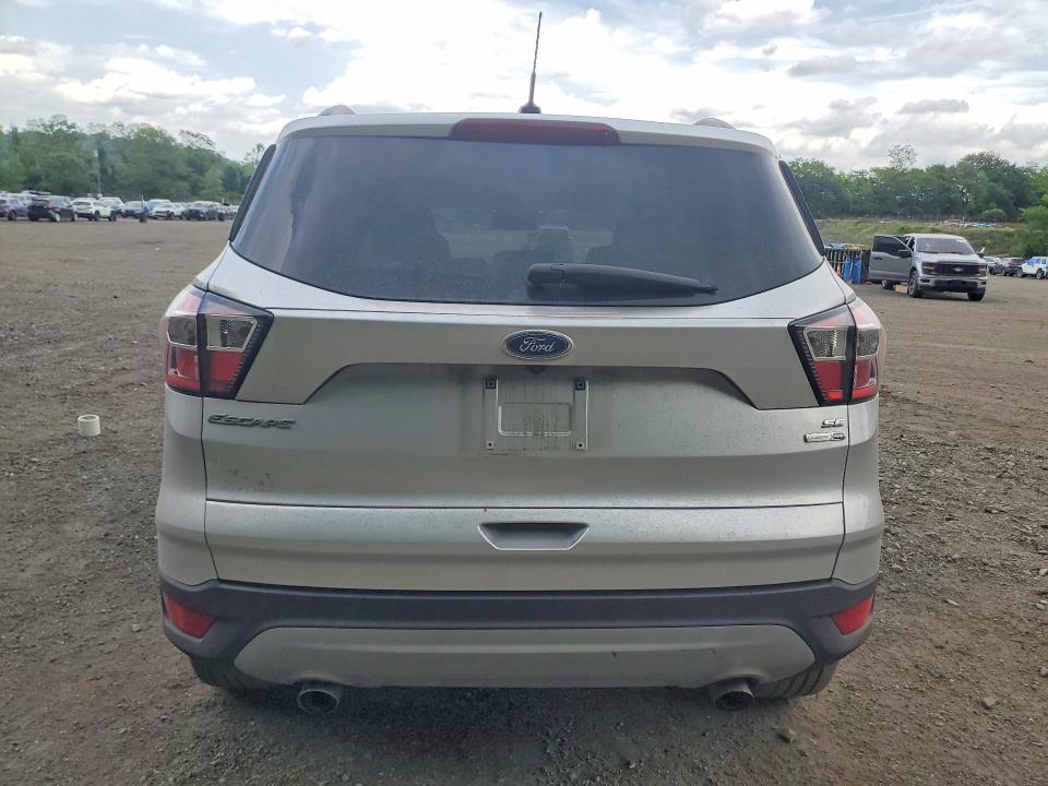 57022506 :رقم المزاد ، 1FMCU9GD6JUD53542 vin ، 2018 Ford Escape مزاد بيع