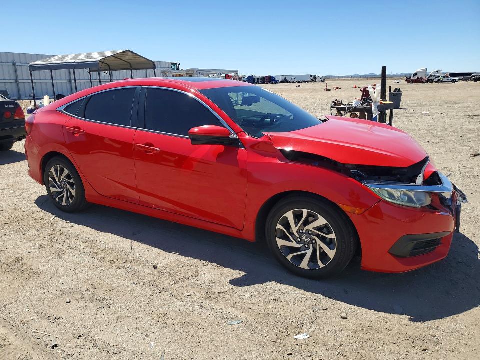 56348366 :رقم المزاد ، 2HGFC2F7XJH529777 vin ، 2018 Honda Civic مزاد بيع