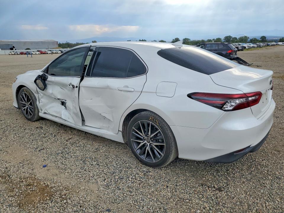2021 Toyota Camry მანქანა იყიდება აუქციონზე, vin: 4T1F11AK0MU449573, აუქციონის ნომერი: 57832226