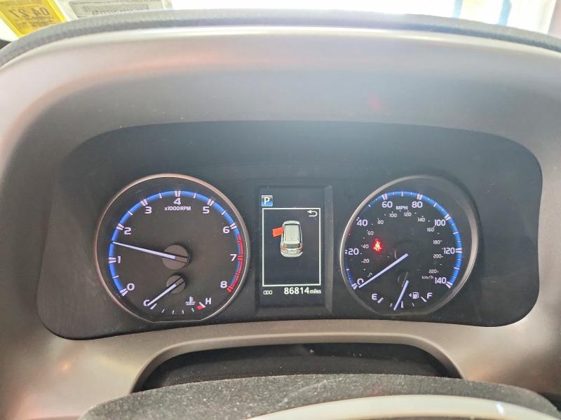 56220756 :رقم المزاد ، 2T3RFREV1JW815190 vin ، 2018 Toyota Rav4 مزاد بيع