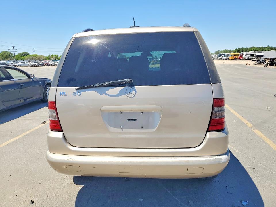 57425786 :رقم المزاد ، 4JGAB54E61A277132 vin ، 2001 Mercedes-benz Ml مزاد بيع