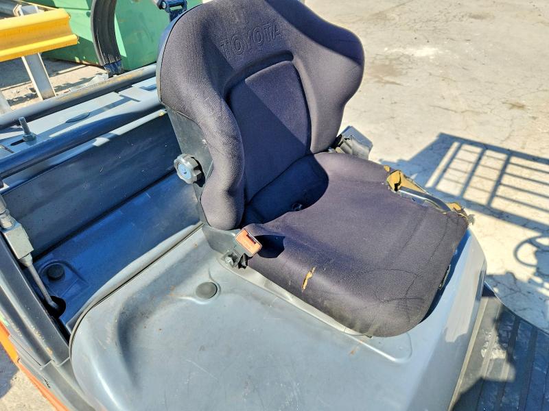 57232956 :رقم المزاد ، 74486 vin ، 2016 Toyota Unknown مزاد بيع