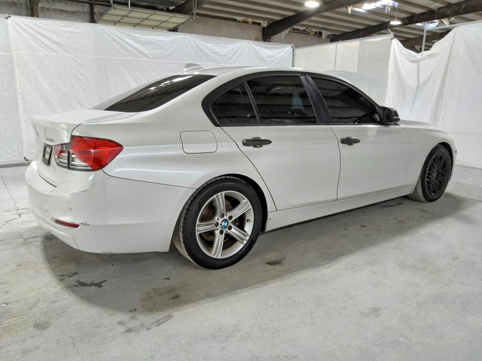 2015 Bmw 328 მანქანა იყიდება აუქციონზე, vin: WBA3C1C56FK119229, აუქციონის ნომერი: 57681426