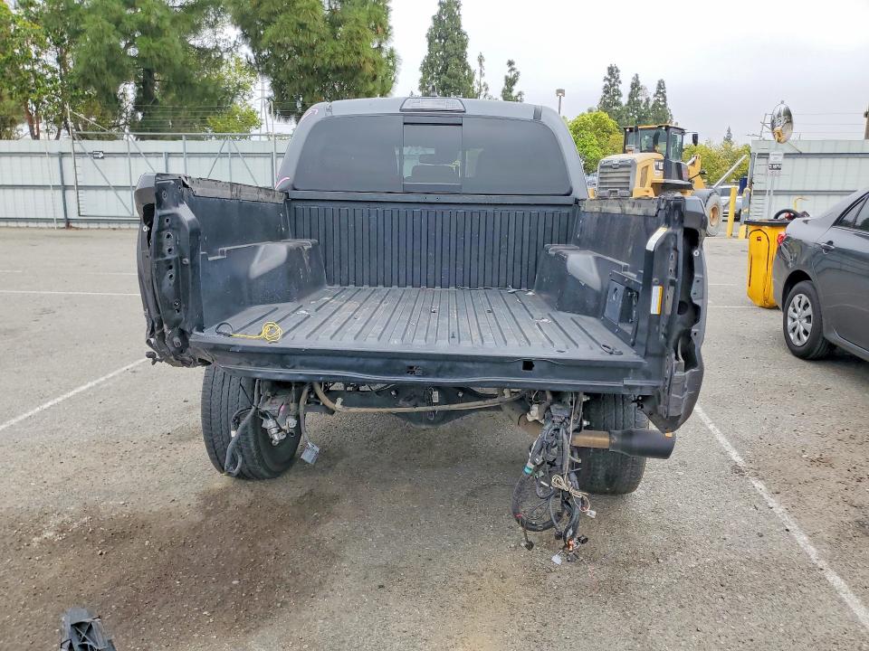 58786606 :رقم المزاد ، 3TMAZ5CN7KM100174 vin ، 2019 Toyota Tacoma مزاد بيع