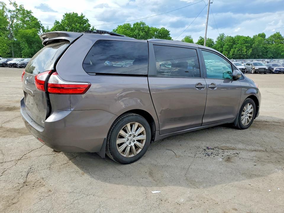 57293596 :رقم المزاد ، 5TDJK3DCXFS127171 vin ، 2015 Toyota Sienna مزاد بيع
