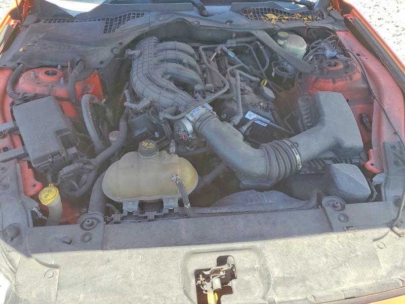 58532136 :رقم المزاد ، 1FATP8EM6F5401010 vin ، 2015 Ford Mustang مزاد بيع