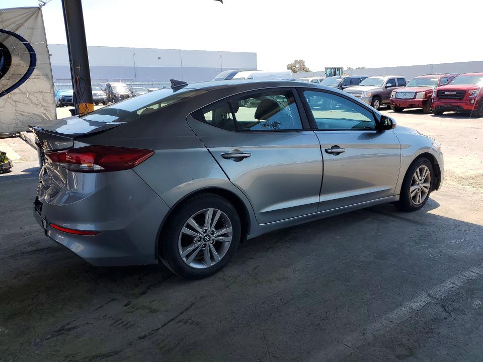 2017 Hyundai Elantra მანქანა იყიდება აუქციონზე, vin: KMHD84LF4HU243246, აუქციონის ნომერი: 58130396