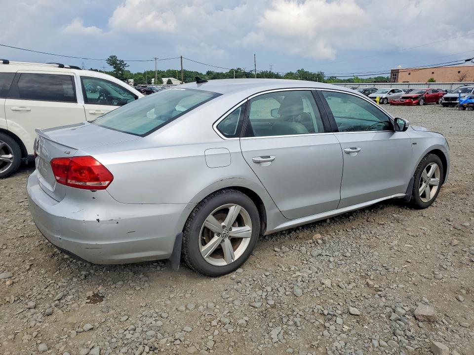 58404236 :رقم المزاد ، 1VWAT7A34FC118182 vin ، 2015 Volkswagen Passat مزاد بيع