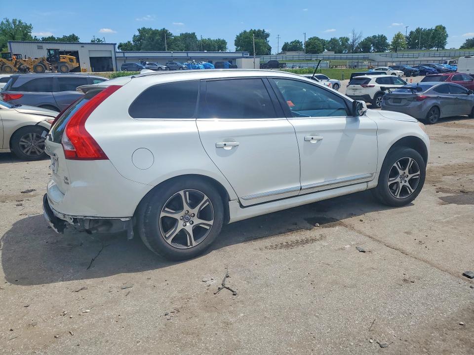 Продаж на аукціоні авто 2015 Volvo Xc60, vin: YV4902RK6F2720386, номер лоту: 57940716