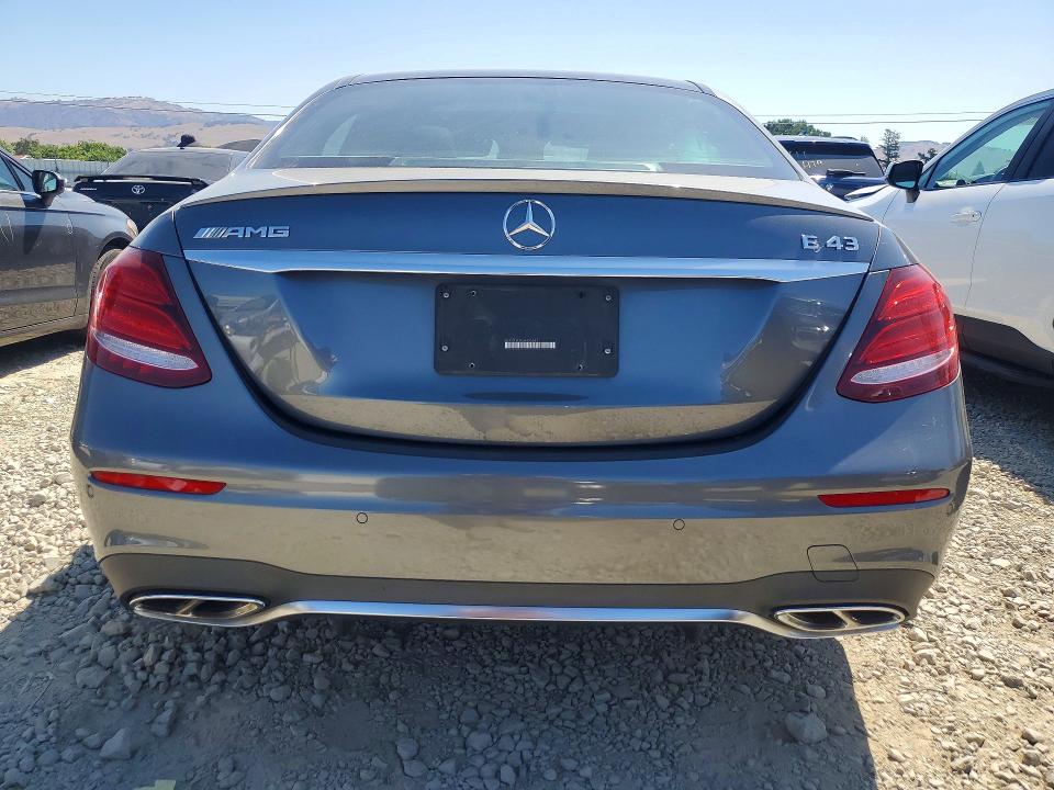58646576 :رقم المزاد ، WDDZF6EB0JA403643 vin ، 2018 Mercedes-benz E مزاد بيع