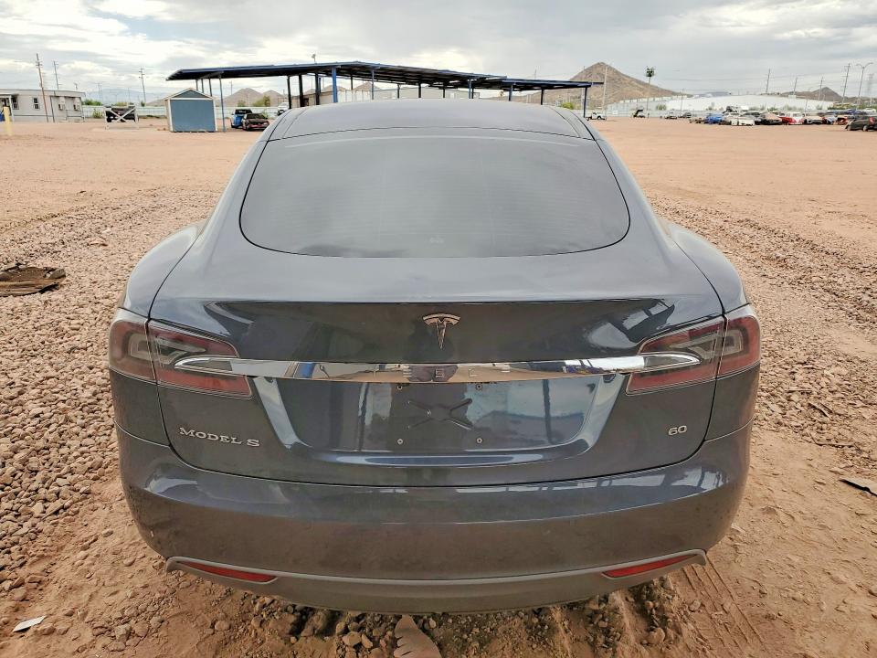2014 Tesla Model S მანქანა იყიდება აუქციონზე, vin: 5YJSA1S10EFP50363, აუქციონის ნომერი: 58306286