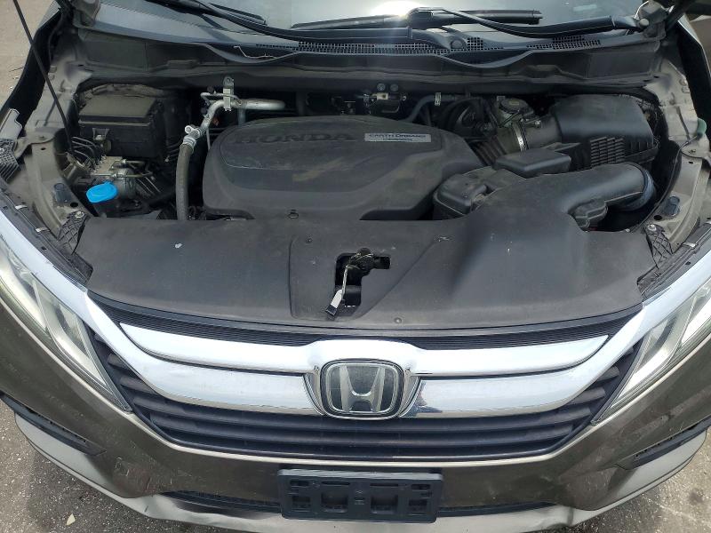 57612156 :رقم المزاد ، 5FNRL6H55JB069626 vin ، 2018 Honda Odyssey مزاد بيع