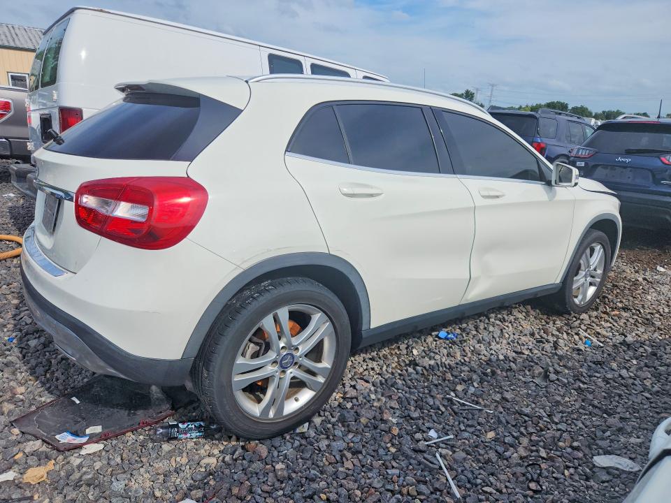 59122826 :رقم المزاد ، WDCTG4EB4FJ169977 vin ، 2015 Mercedes-benz Gla مزاد بيع