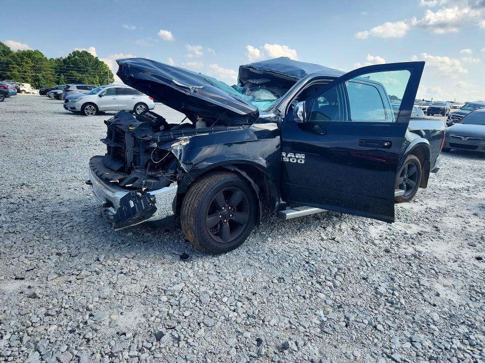 59145756 :رقم المزاد ، 1C6RR6LGXJS132236 vin ، 2018 Ram 1500 مزاد بيع