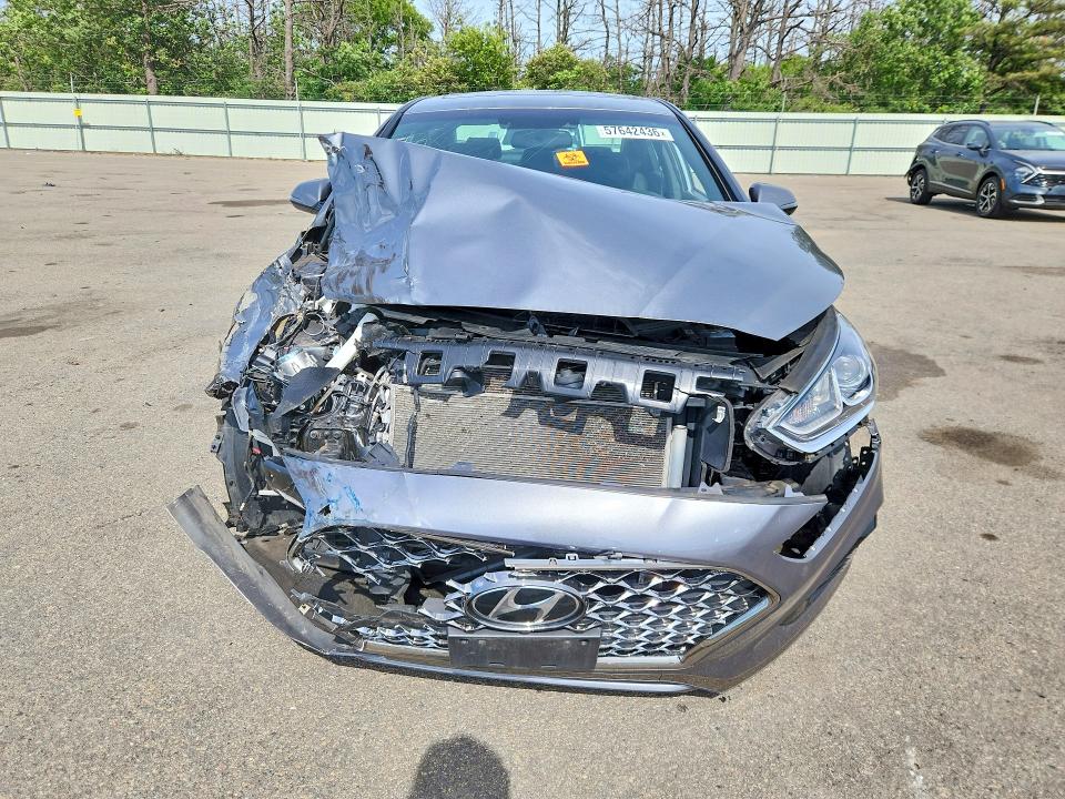 57642436 :رقم المزاد ، 5NPE34AF5JH694955 vin ، 2018 Hyundai Sonata مزاد بيع