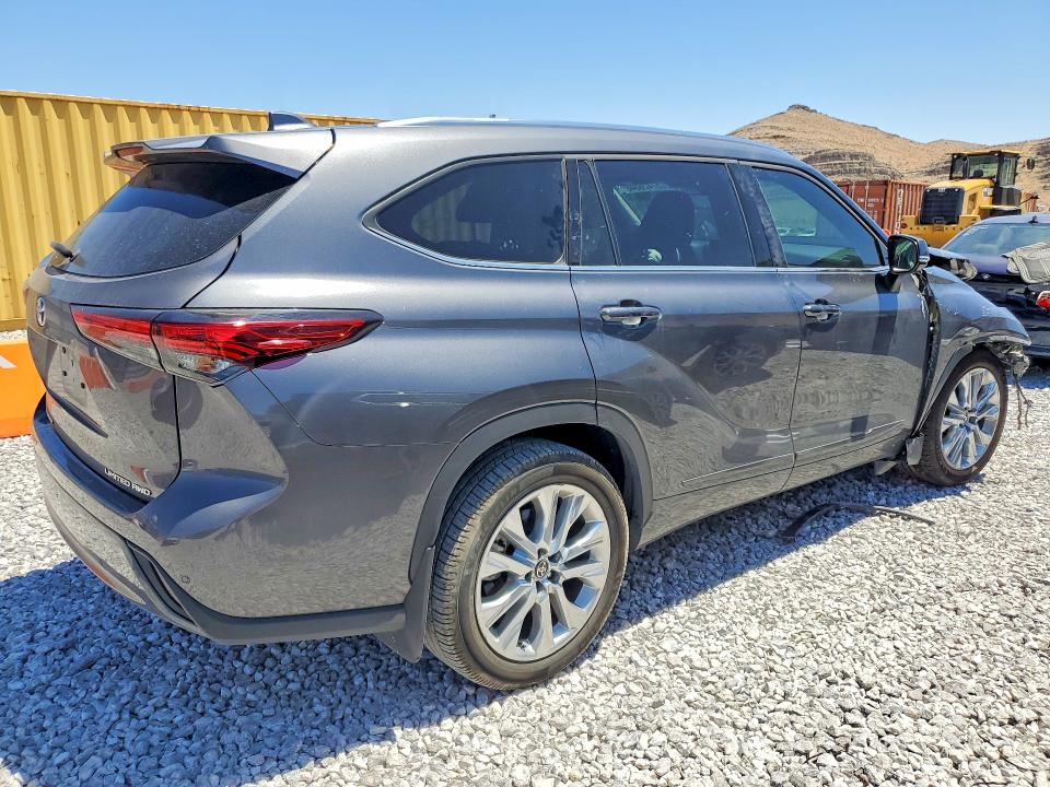 Продаж на аукціоні авто 2022 Toyota Highlander, vin: 5TDDZRBH9NS572168, номер лоту: 57426846
