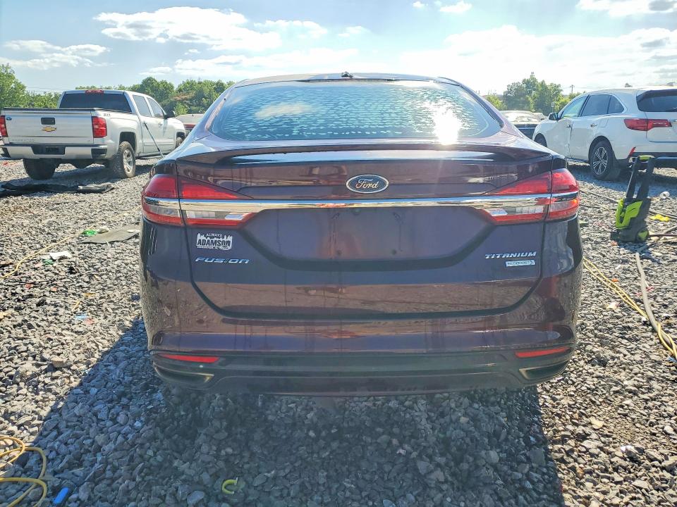 56153606 :رقم المزاد ، 3FA6P0K92JR109245 vin ، 2018 Ford Fusion مزاد بيع