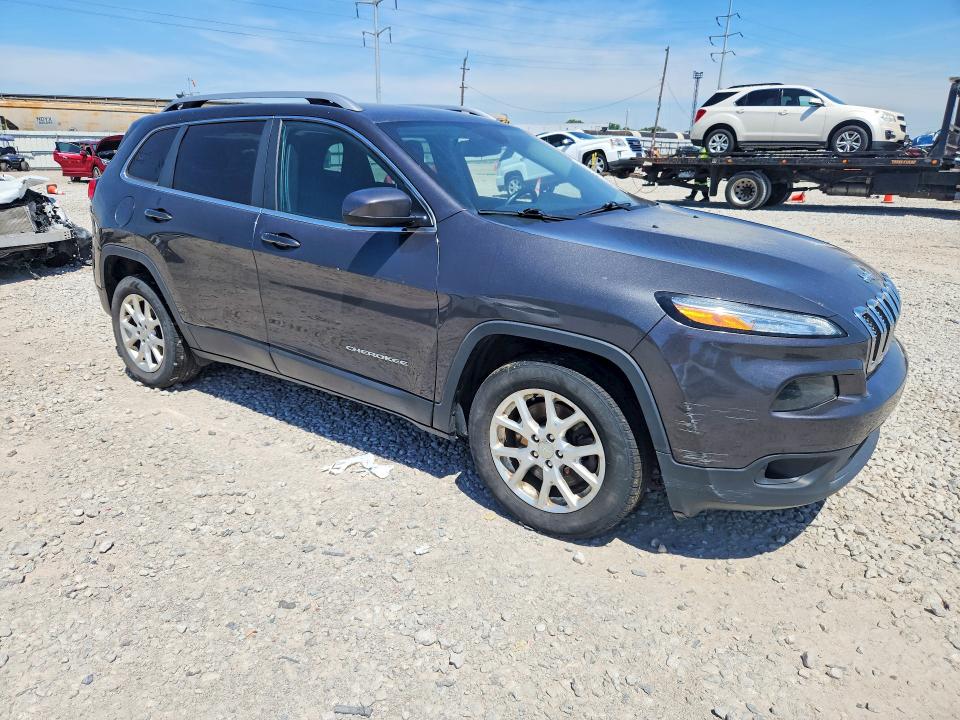 55531736 :رقم المزاد ، 1C4PJLCB2HW523393 vin ، 2017 Jeep Cherokee مزاد بيع