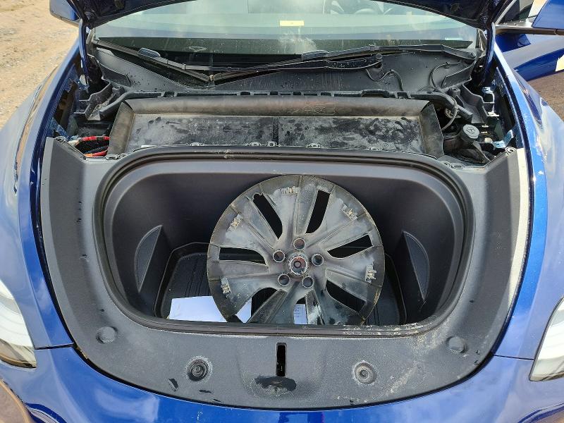 55821786 :رقم المزاد ، 7SAYGDEE9PA111717 vin ، 2023 Tesla Model Y مزاد بيع