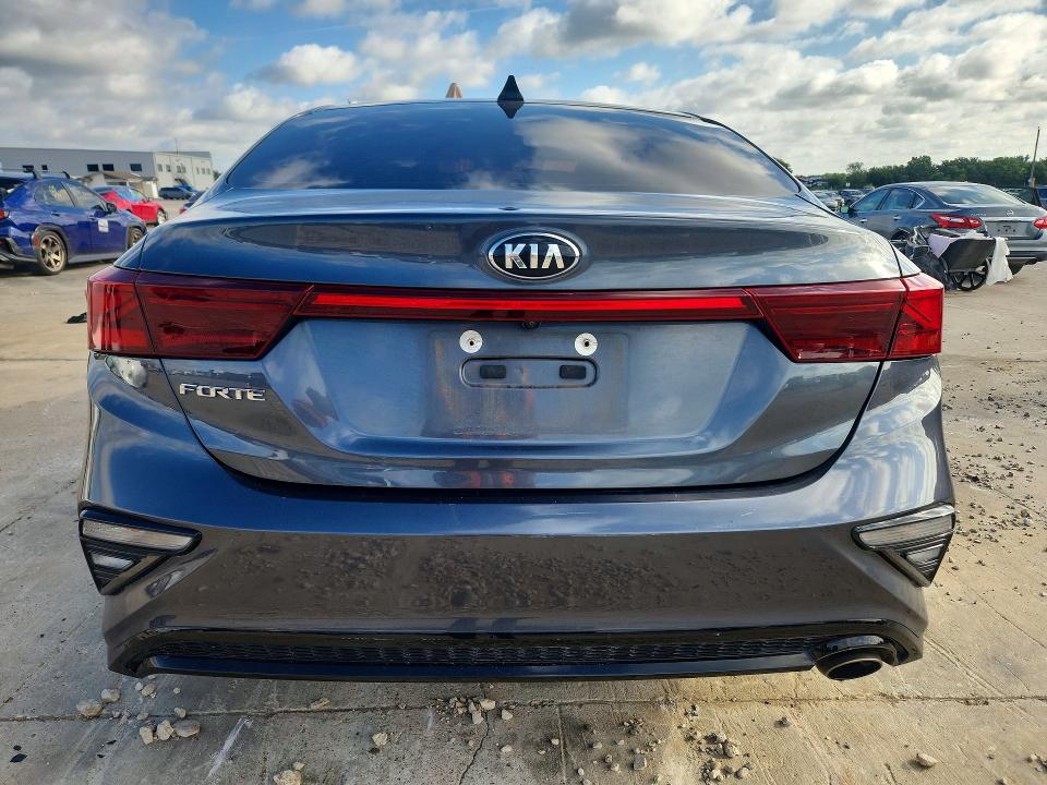 2021 Kia Forte მანქანა იყიდება აუქციონზე, vin: 3KPF24AD8ME330804, აუქციონის ნომერი: 56959396