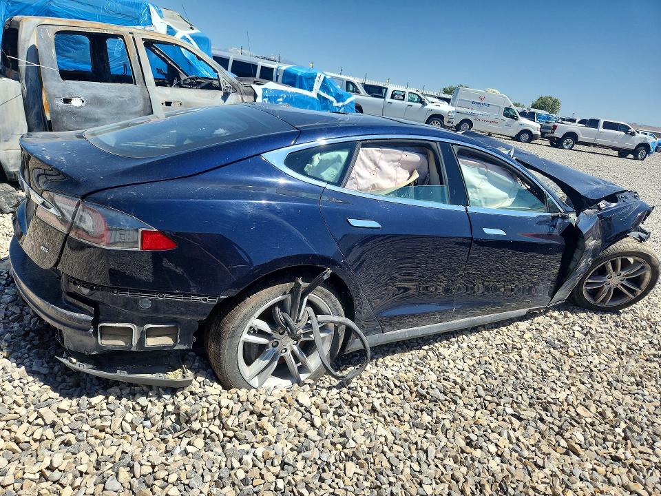 Продажа на аукционе авто 2014 Tesla Model S, vin: 5YJSA1H19EFP33469, номер лота: 92464525