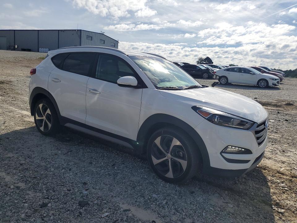 58557896 :رقم المزاد ، KM8J33AL7JU774418 vin ، 2018 Hyundai Tucson مزاد بيع