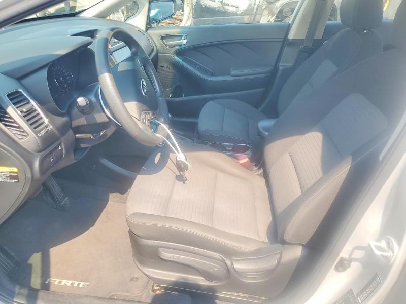 2017 Kia Forte მანქანა იყიდება აუქციონზე, vin: 3KPFL4A77HE120675, აუქციონის ნომერი: 58672696