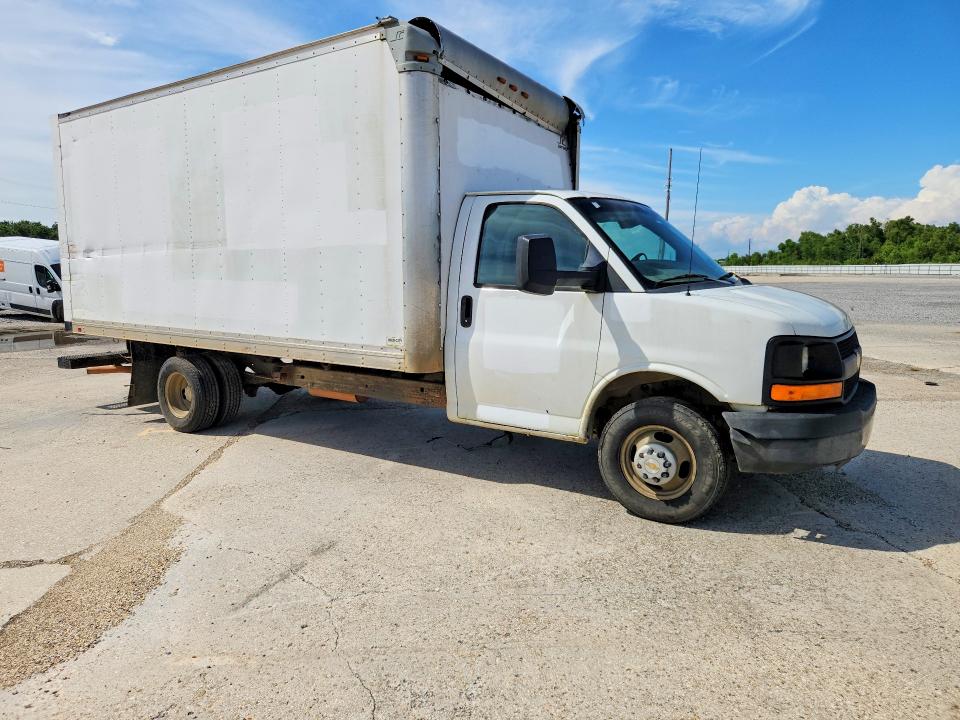 2015 Chevrolet Express G3500 მანქანა იყიდება აუქციონზე, vin: 1GB3G4CG9F1286446, აუქციონის ნომერი: 52437916