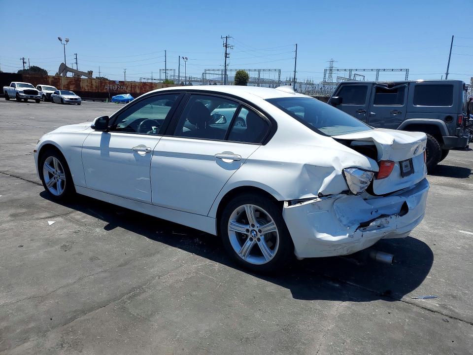 57766836 :رقم المزاد ، WBA3B1G55FNT06683 vin ، 2015 Bmw 320 مزاد بيع