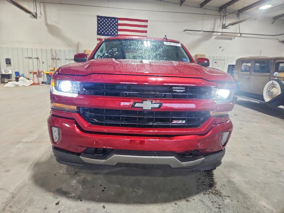 Продажа на аукционе авто 2018 Chevrolet Silverado, vin: 3GCUKREC1JG632943, номер лота: 58381466