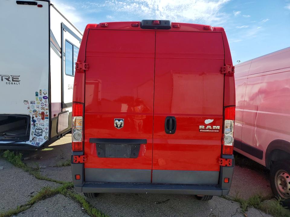 55930906 :رقم المزاد ، 3C6TRVBG8HE502792 vin ، 2017 Ram Promaster 1500 مزاد بيع