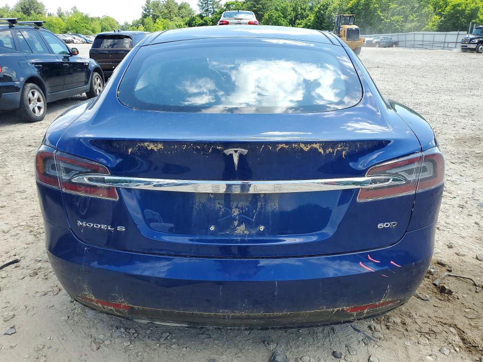 56640756 :رقم المزاد ، 5YJSA1E21GF155822 vin ، 2016 Tesla Model S مزاد بيع