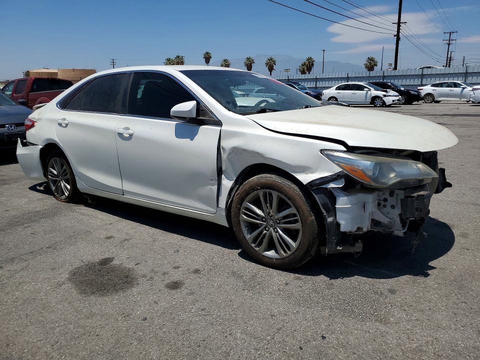 58510126 :رقم المزاد ، 4T1BF1FK7HU339490 vin ، 2017 Toyota Camry مزاد بيع