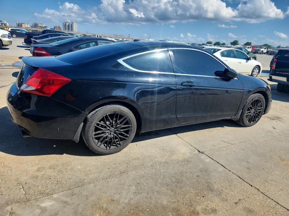 56785426 :رقم المزاد ، 1HGCS1B87BA005405 vin ، 2011 Honda Accord مزاد بيع