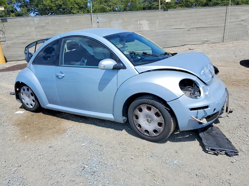 57877956 :رقم المزاد ، 3VWPG3AG7AM020247 vin ، 2010 Volkswagen New Beetle مزاد بيع