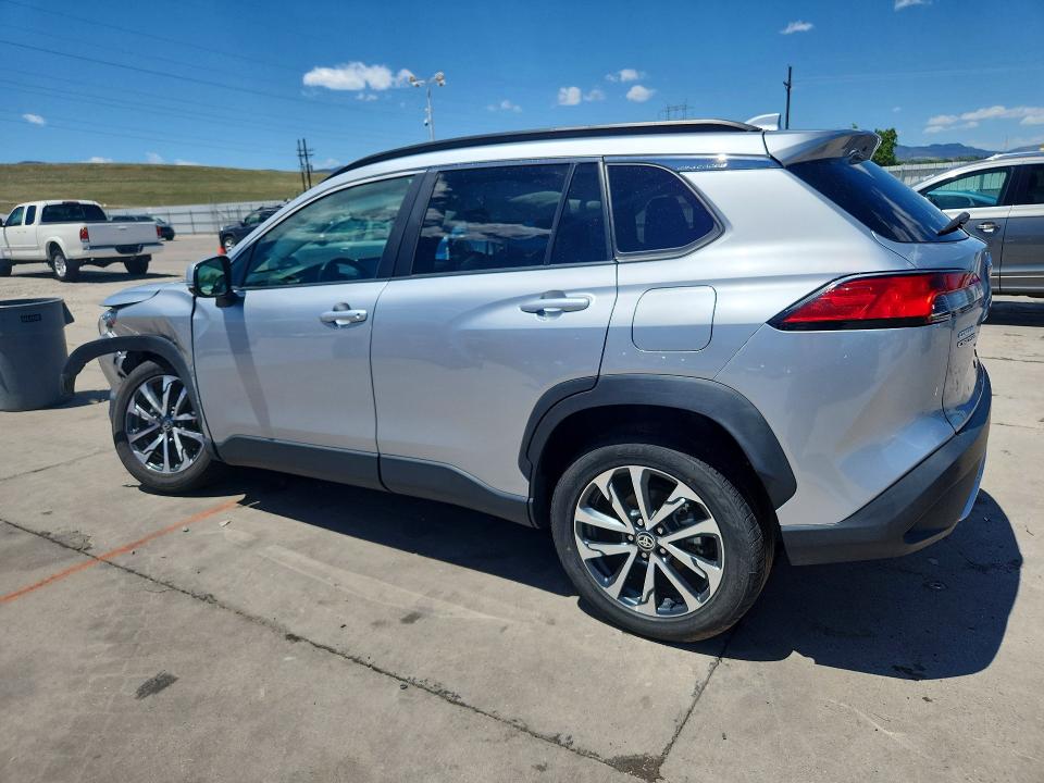 2022 Toyota Corolla Cross მანქანა იყიდება აუქციონზე, vin: 7MUEAABG0NV018477, აუქციონის ნომერი: 56868096