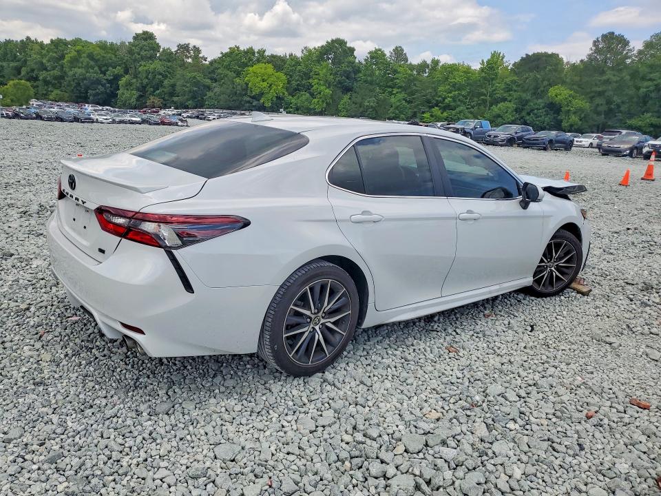 85448945 :رقم المزاد ، 4T1G11AKXRU248131 vin ، 2024 Toyota Camry مزاد بيع