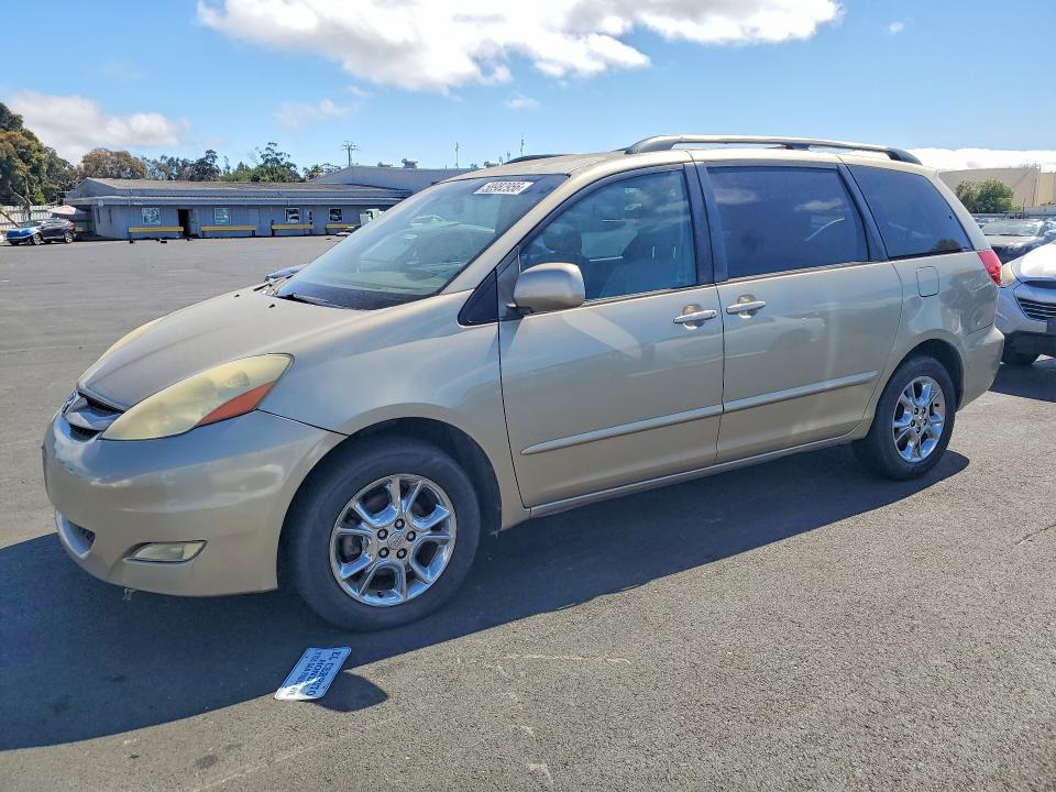 58982956 :رقم المزاد ، 5TDBA22C36S070073 vin ، 2006 Toyota Sienna مزاد بيع