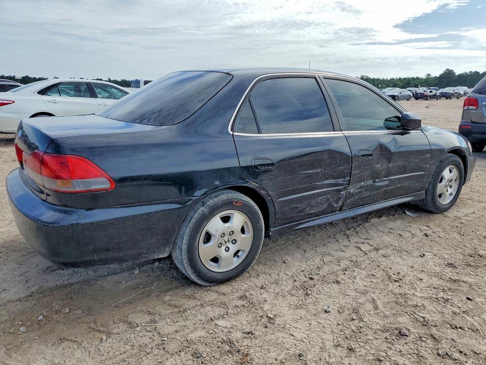 55793966 :رقم المزاد ، 1HGCG16571A028053 vin ، 2001 Honda Accord مزاد بيع