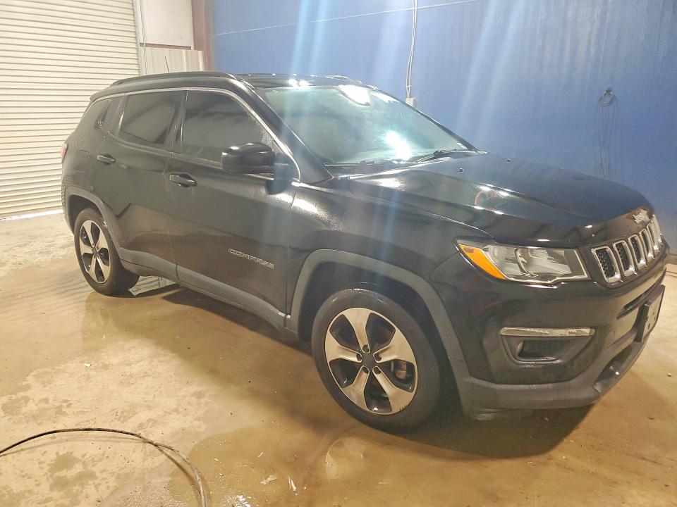 56696166 :رقم المزاد ، 3C4NJCBB1JT102706 vin ، 2018 Jeep Compass مزاد بيع