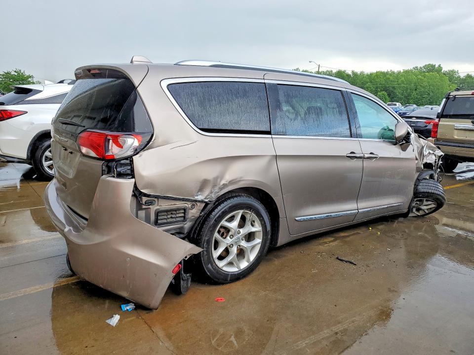 56931716 :رقم المزاد ، 2C4RC1EG7HR768926 vin ، 2017 Chrysler Pacifica مزاد بيع