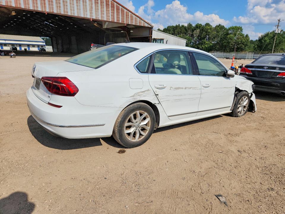 Продаж на аукціоні авто 2017 Volkswagen Passat, vin: 1VWAT7A34HC009613, номер лоту: 57309366