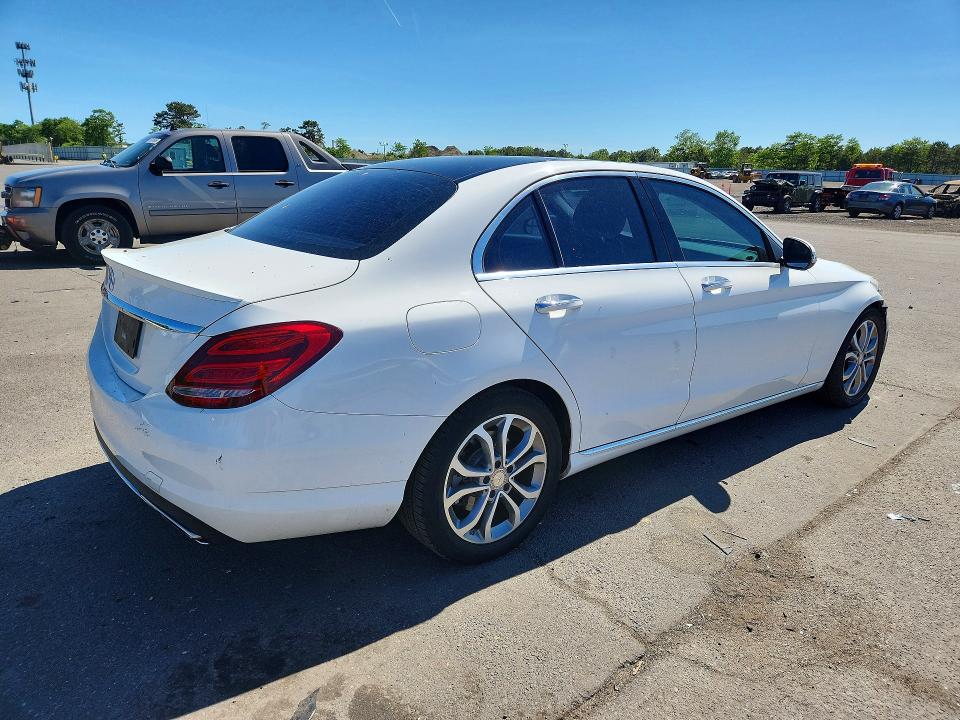 56616136 :رقم المزاد ، 55SWF4JB2GU104497 vin ، 2016 Mercedes-benz C مزاد بيع