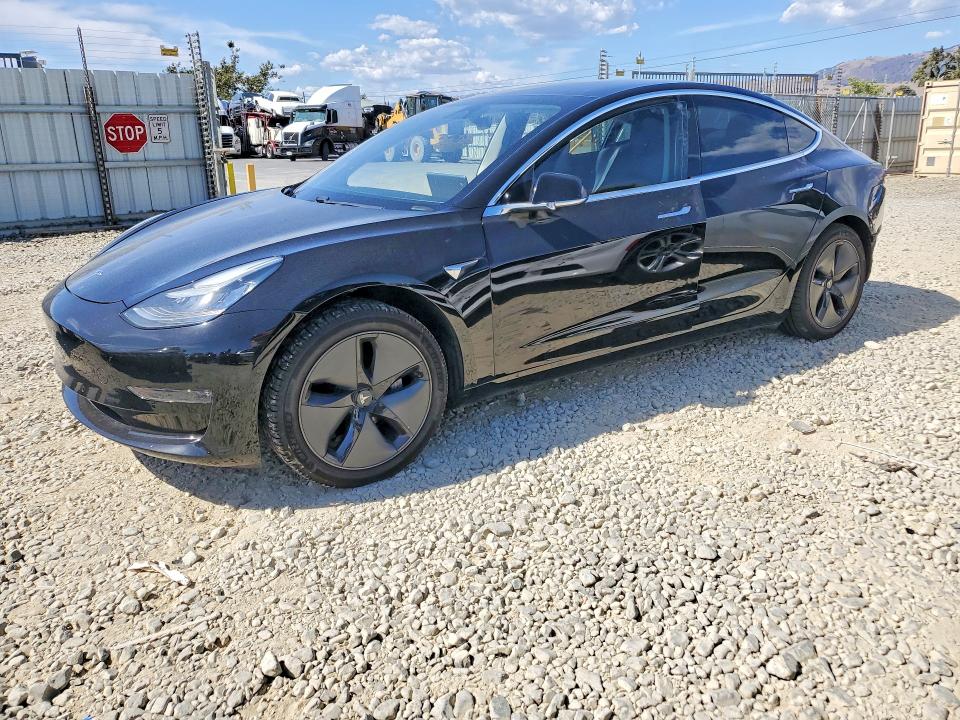 58750366 :رقم المزاد ، 5YJ3E1EA7JF108303 vin ، 2018 Tesla Model 3 مزاد بيع