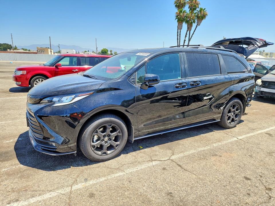Auction sale of the 2025 Toyota Sienna, vin: 5TDCSKFC2SS220809, lot number: 58289556