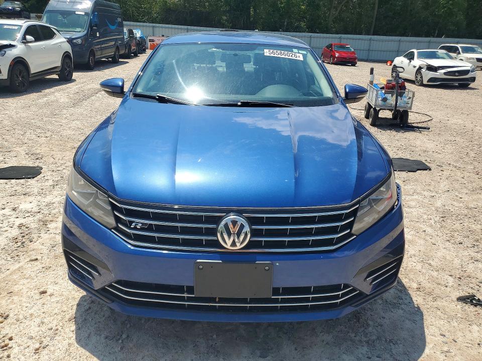 56586026 :رقم المزاد ، 1VWDT7A35HC060695 vin ، 2017 Volkswagen Passat مزاد بيع