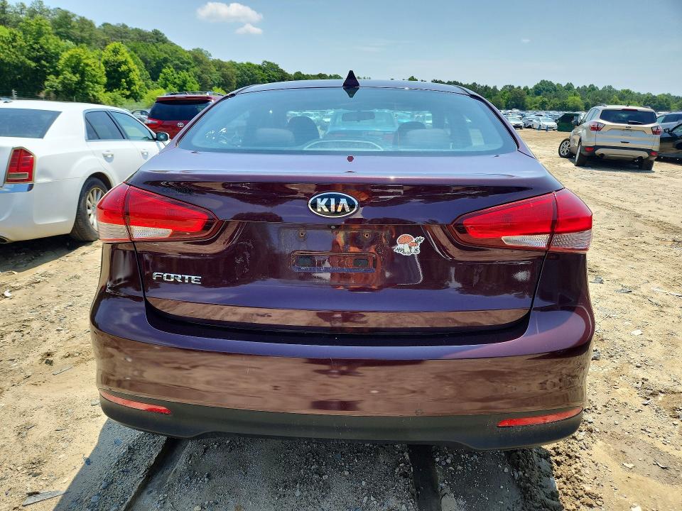 2018 Kia Forte მანქანა იყიდება აუქციონზე, vin: 3KPFL4A74JE196652, აუქციონის ნომერი: 55284136