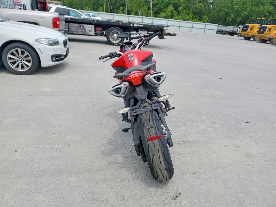 55854256 :رقم المزاد ، LBBPHJ013HB000901 vin ، 2017 Benelli Tnt600 مزاد بيع